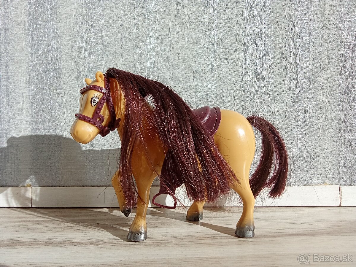 Malá princezná, koč, dva kone a doplnky - 4