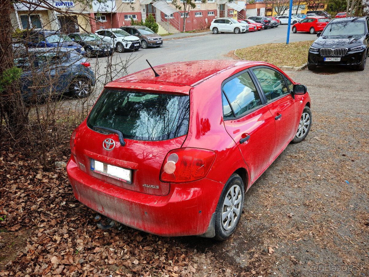 Toyota Auris 1,33 2009 - 4