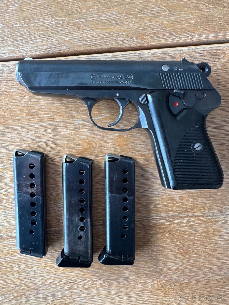 Zbierka pistoli ČZ - 4