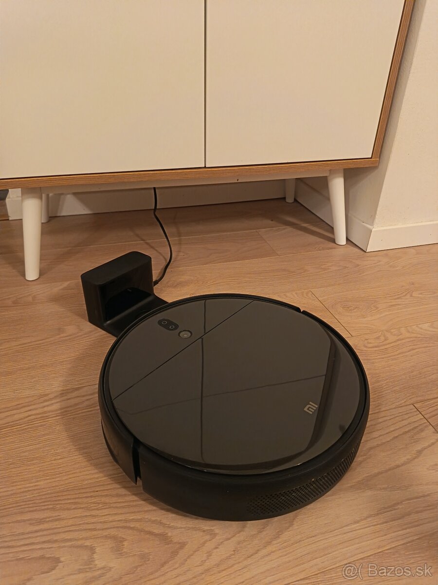 predám robotický vysávač Xaomi - 4