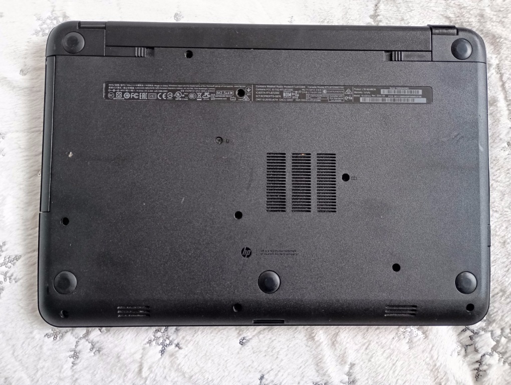 rozpredám na diely notebook Hp 15 - r261nc - 4