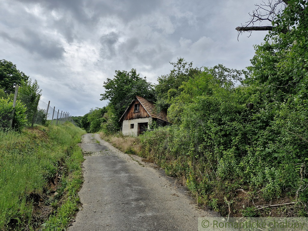 Pozemok s pivničným domčekom - najkrajší výhľad v Pukanci - 4