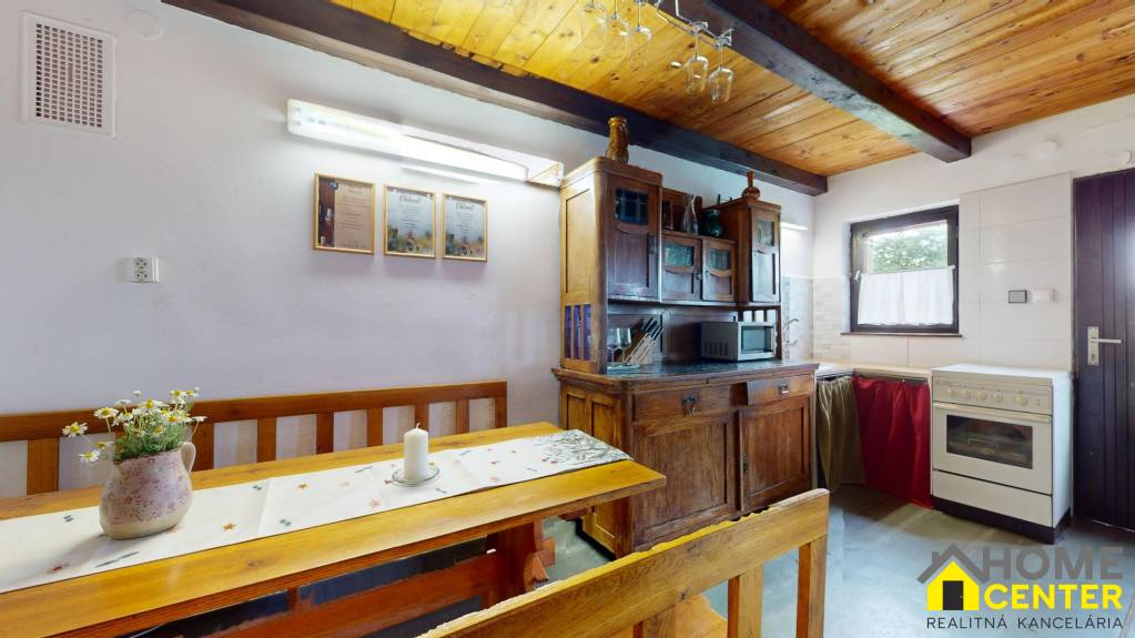 NA PREDAJ POSCHODOVÁ CHATA S VYNICOU A VÍNNOU PIVNICOU NEĎAL - 4