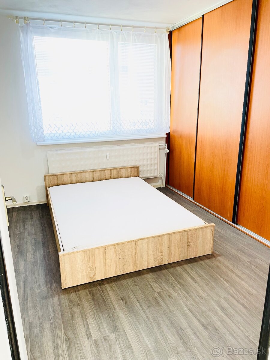 Veľký 2 izbový byt Michalovce - 4