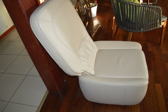 predam velmi kvalitne kozene kreslo zn.HIMOLLA - 4