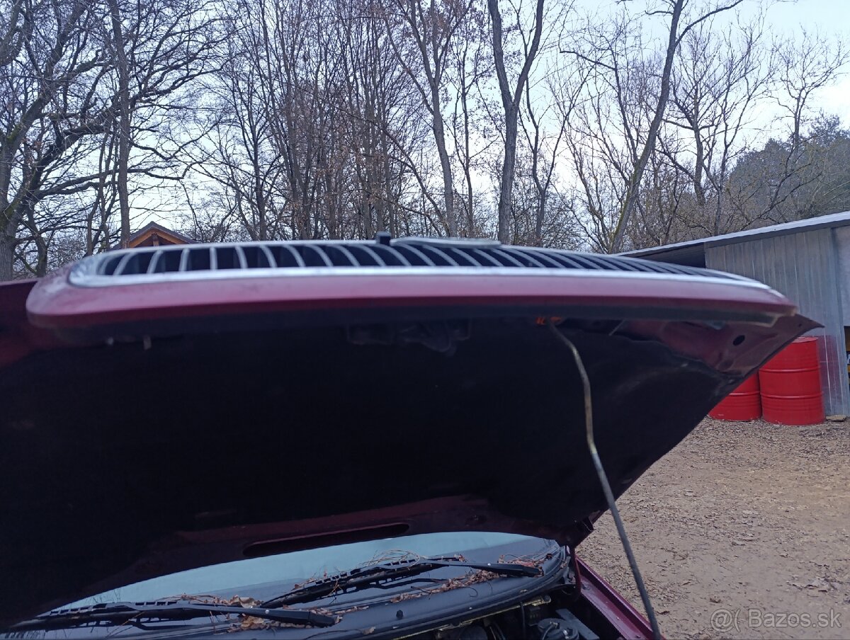 Predná kapota bordová škoda Felicia - 4