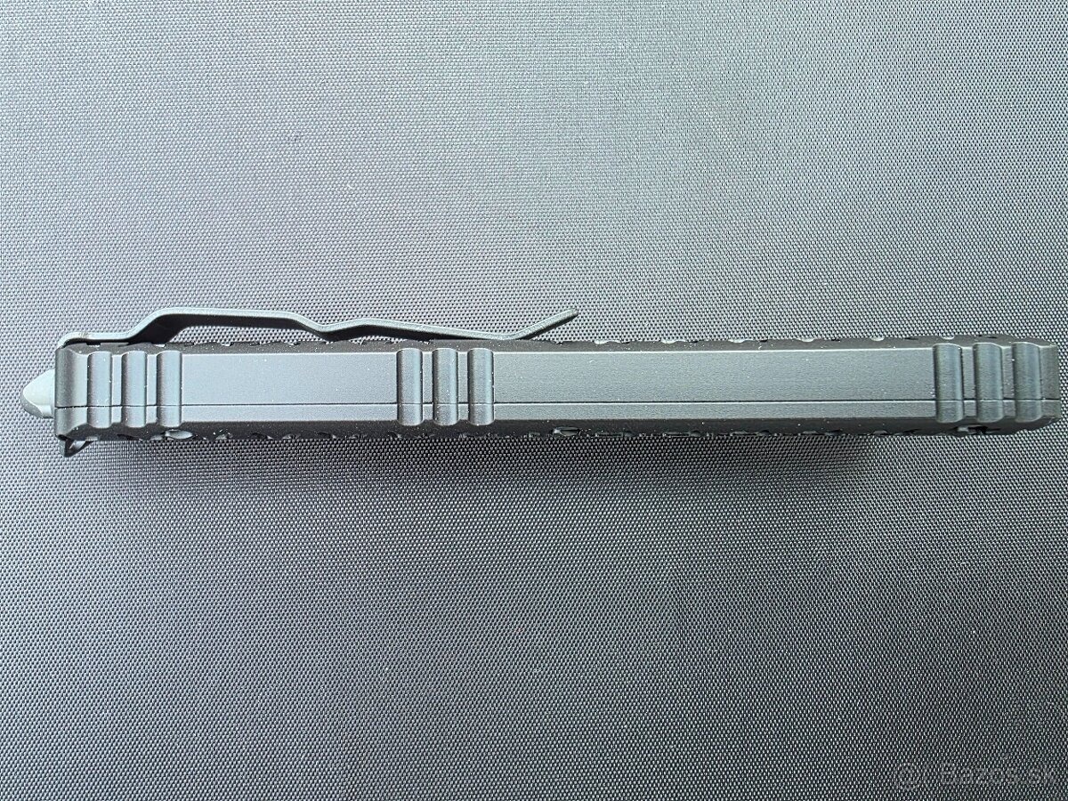 Microtech Ultratech Hellhound Tri Grip Black Hardware - 4