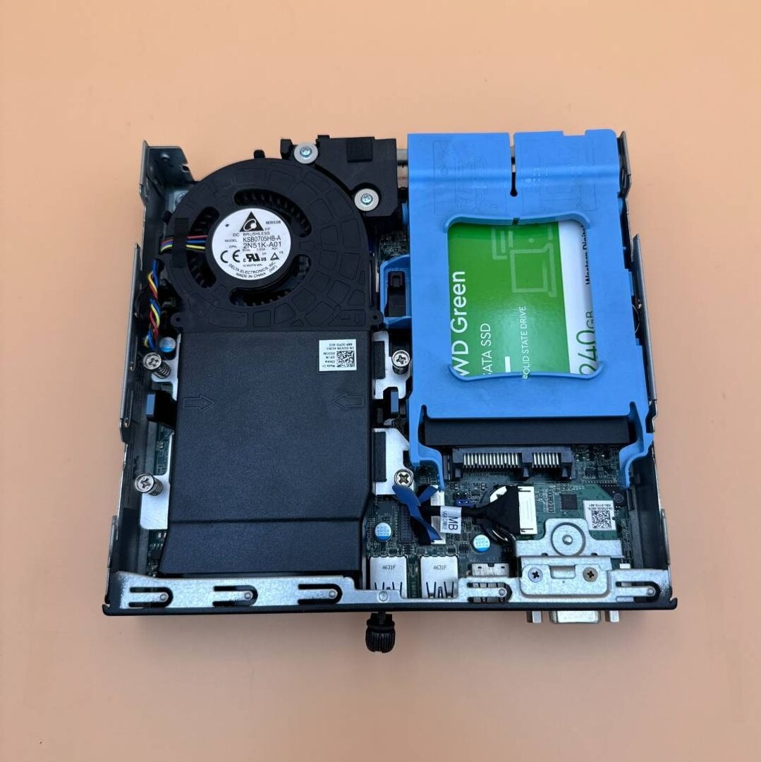 Mini počítač Dell.Intel i3-6100T 2x3,20GHz.240G SSD.8gb ram - 4