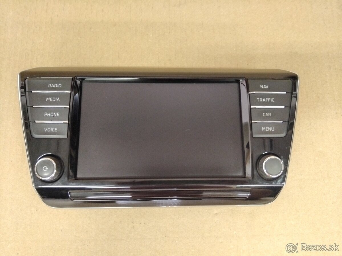 LCD displej + modul autorádia Superb 3 - 4