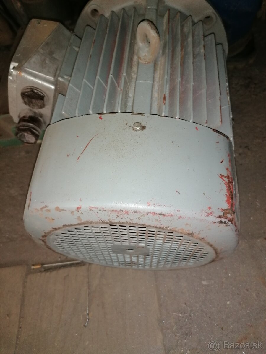 predám motor 3 -otáčkový - 4