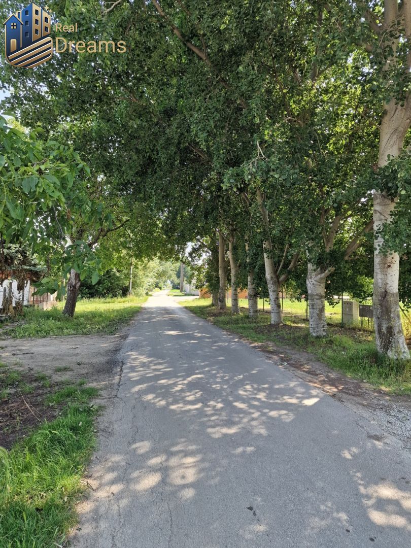 Predaj stavebného pozemku s rozlohou až 1410m2 s prípojkami - 4