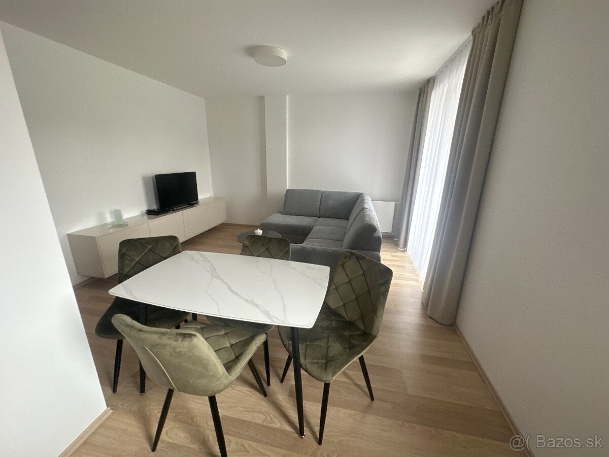Prenájom 2-izbového bytu v novostavbe s garážovým státím - 4