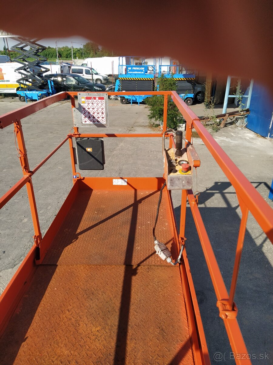 NOŽNICOVÁ PRACOVNÁ PLOŠINA 11.7m - 4