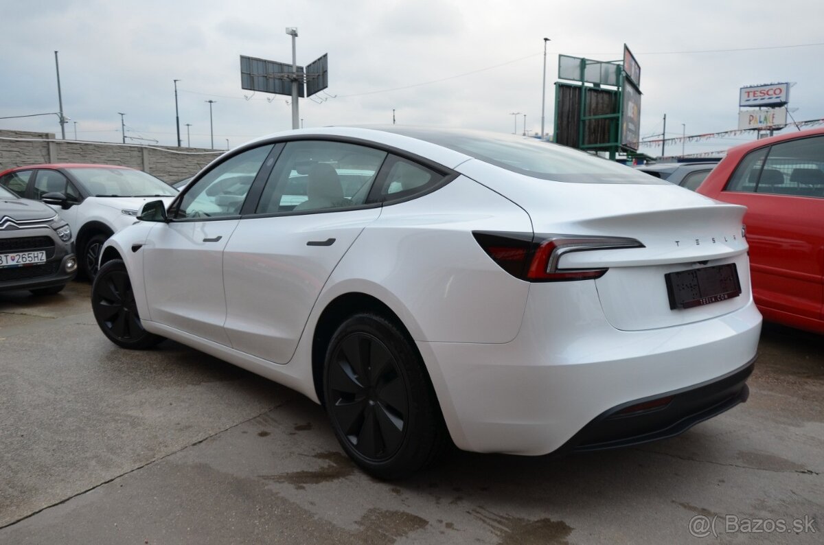 Tesla Model 3 Long Range RWD - 4