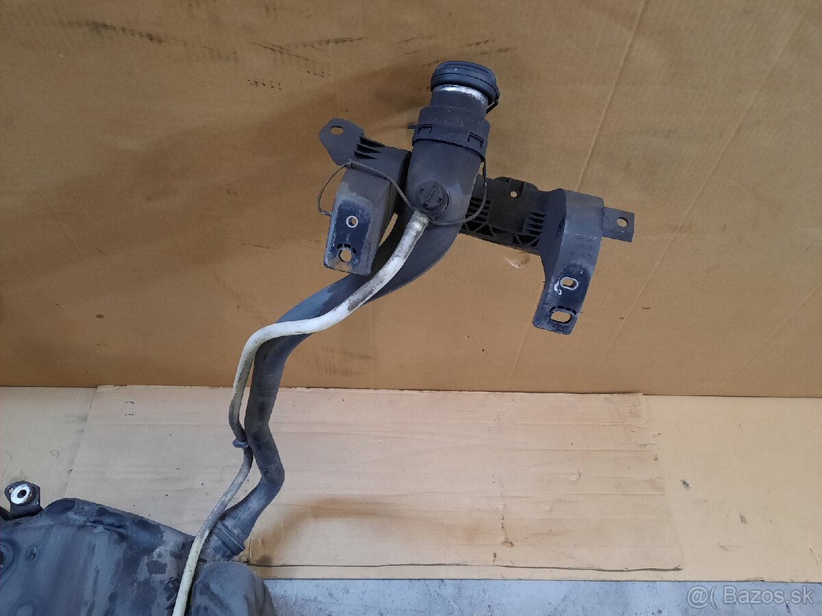 nádrž, čerpadlo, plavák Passat B8 - TDI - 4