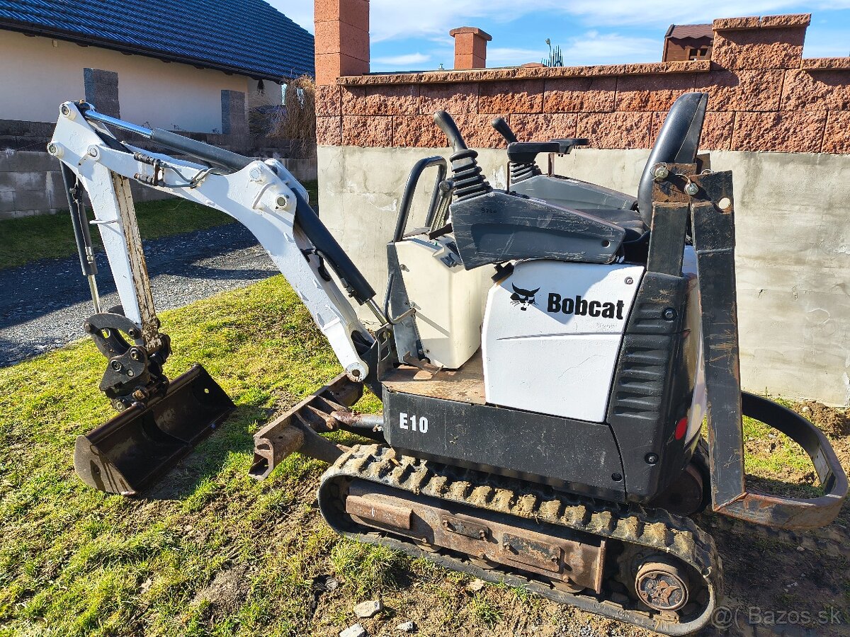 Bobcat E10 - 4