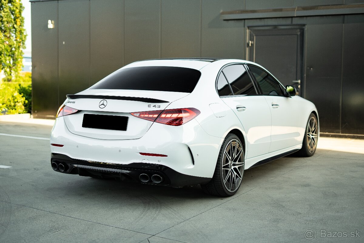 Mercedes C43 AMG 4matic+ Na prenájom - 4