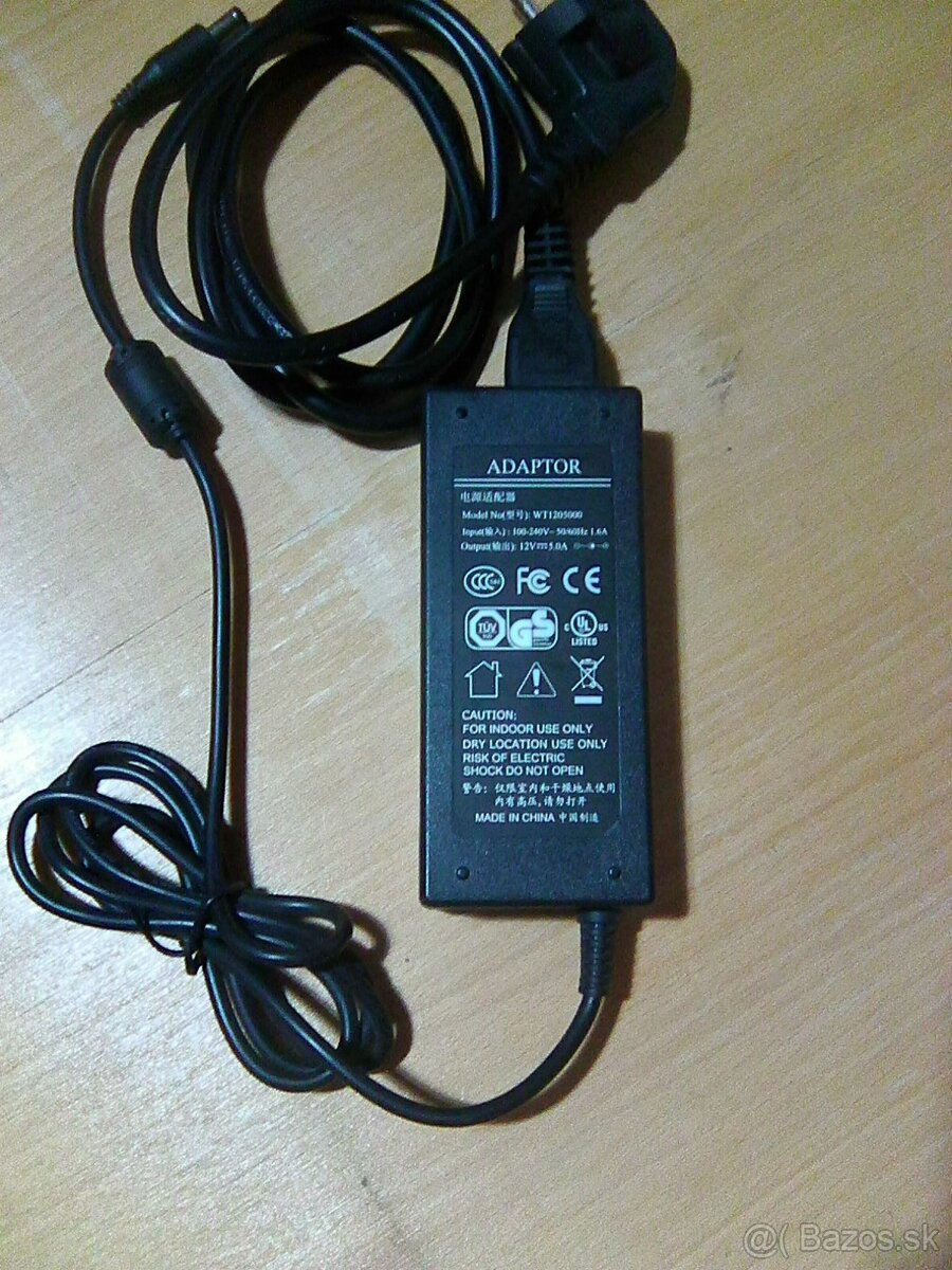 Nabíjačka AD6106. - 4