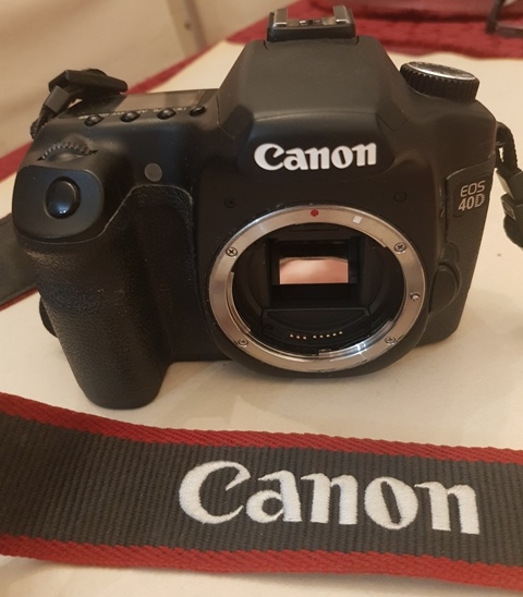 CANON EOS 40D a Canon PowerShot A2300 HD - 4