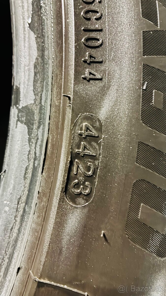 4ks letne pneu 235/45 zr18 - 4