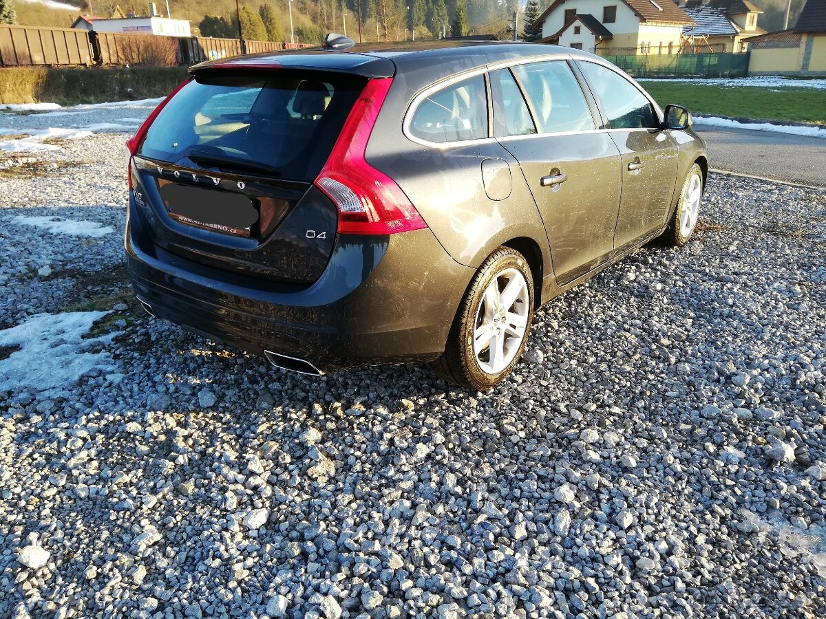 Volvo V60 D4 2.0d ,133kW r.2014 - 4