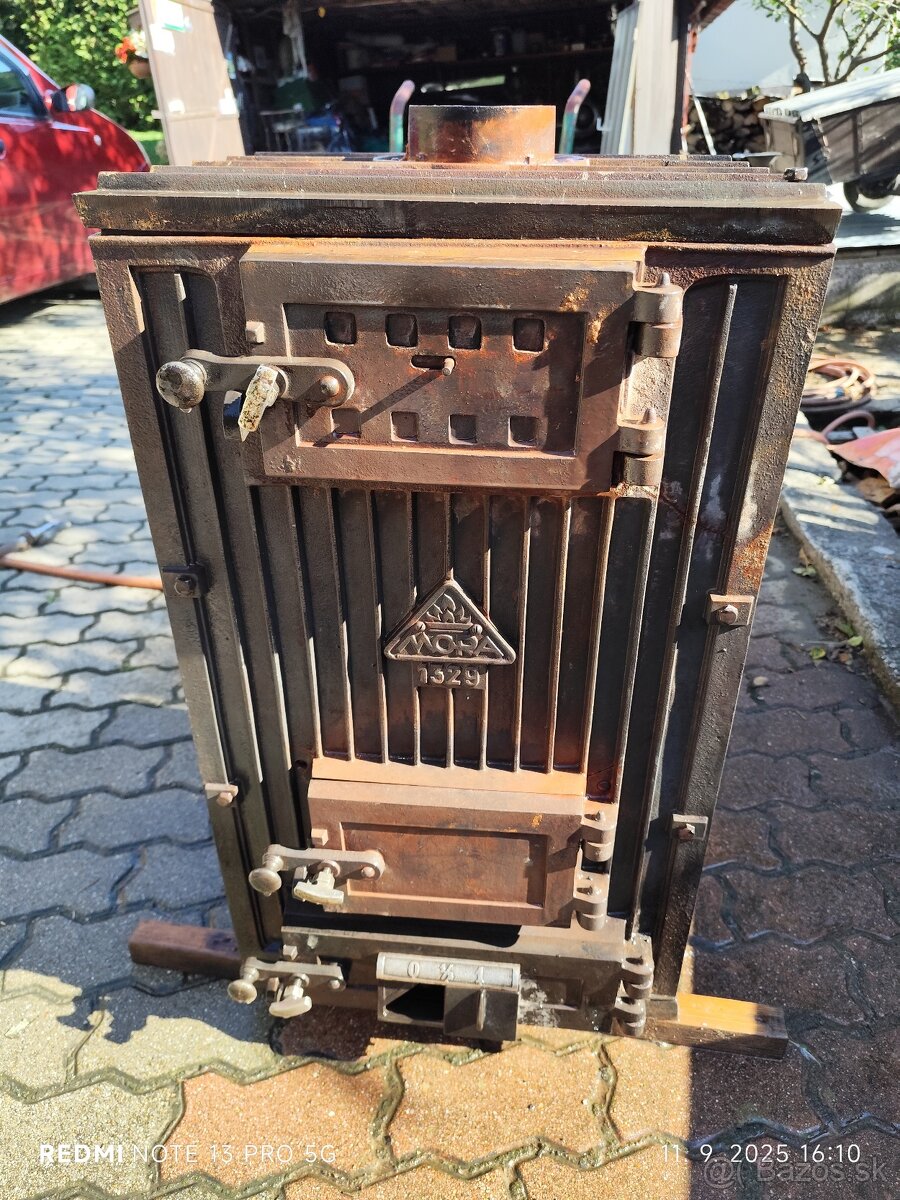 Predám krásne funkčné staré liatinové kachle MORA 1329, cena - 4