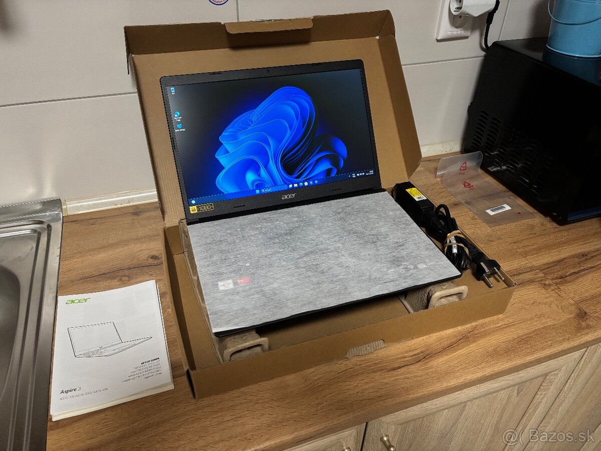 15.6"/Acer Notebook/4GB RAM DDR5/128GB NVMe// SSD/AMD Radeo - 4