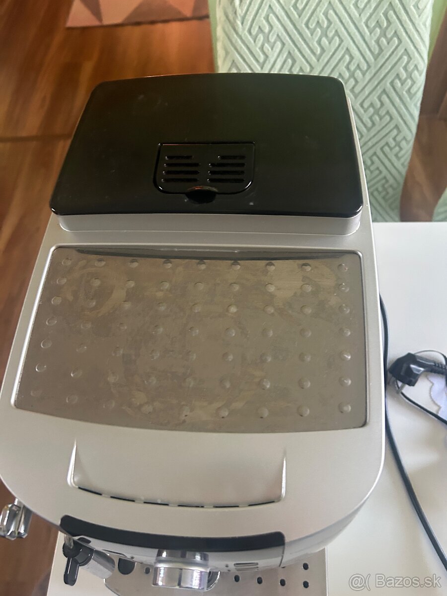 Delonghi Magnifica S - 4