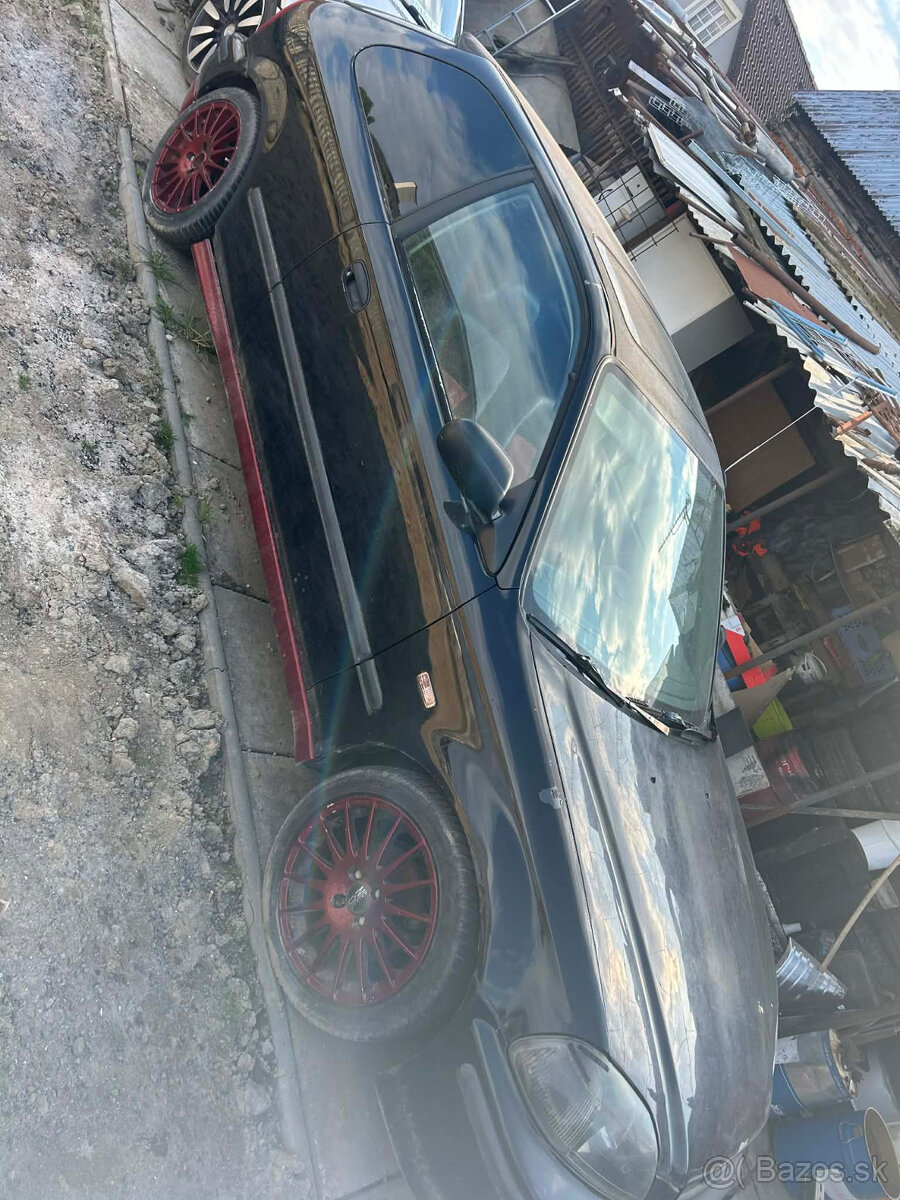 Honda Civic 1.4i - 4