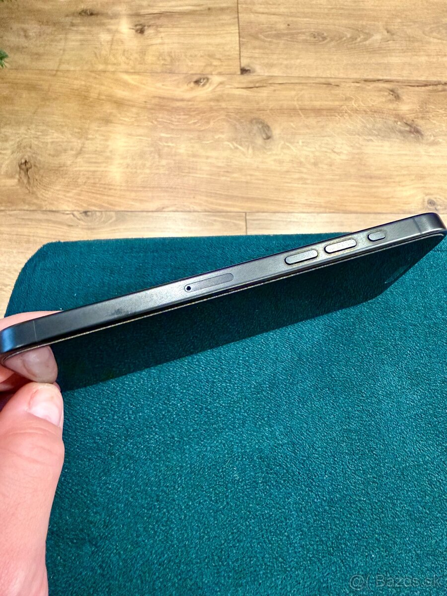 Predám Iphone 15 pro max 256GB V ZÁRUKE - 4