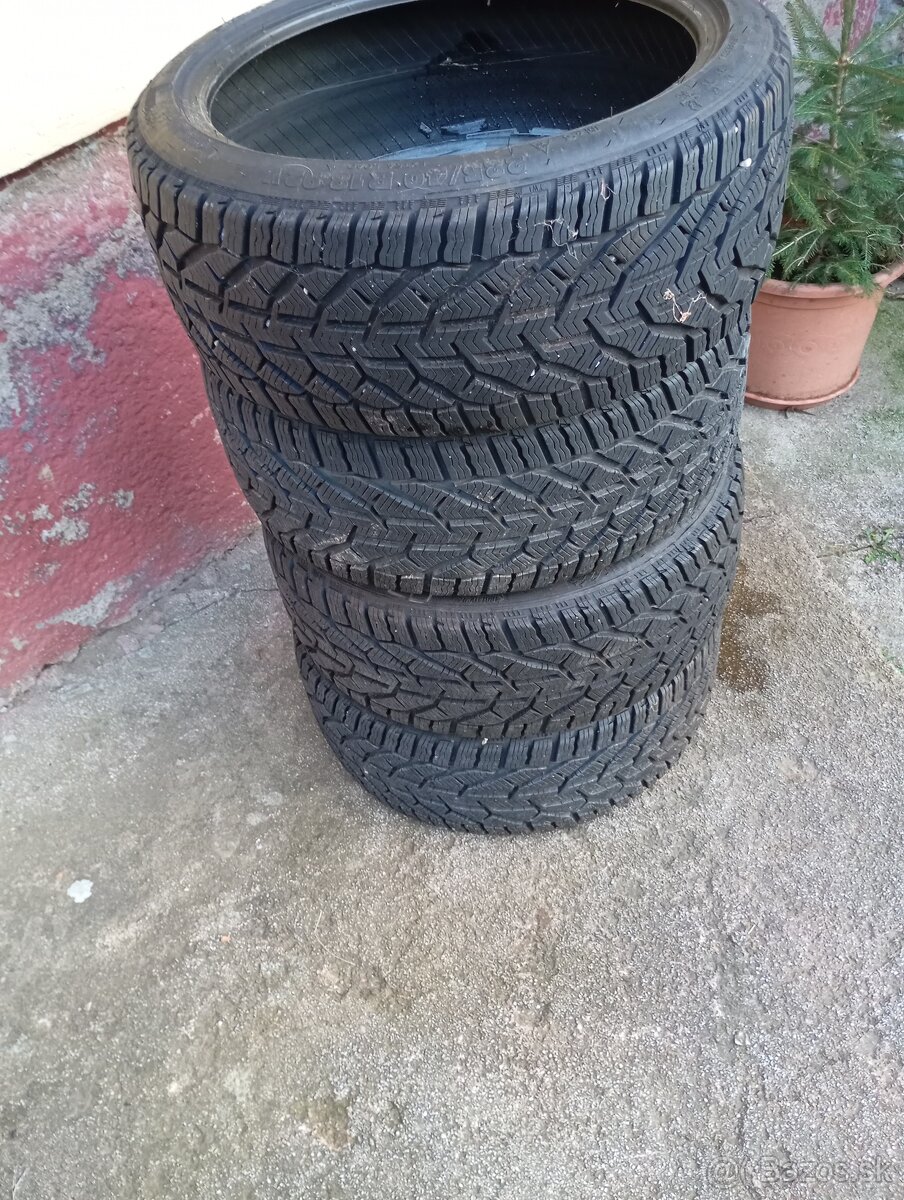 Zimne gumy r18 225/40 - 4