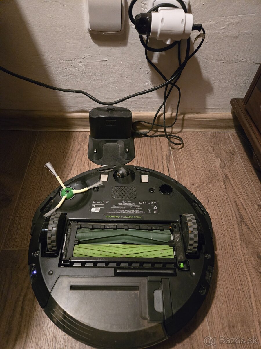 Robotický vysávač iRobot Roomba i7+ virtuálna stena - 4