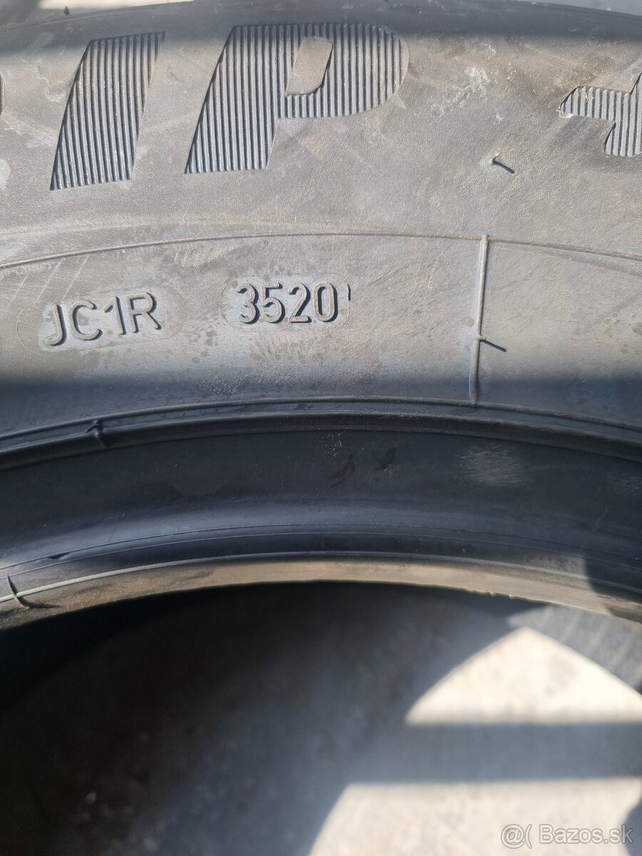 Pneumatika Goodyear UltraGrip - 4