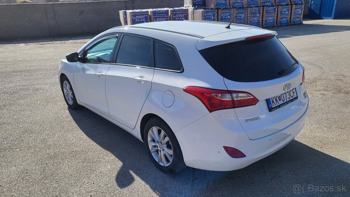 Hyundai i30 1.6 CRDi DOHC 16V Dynamic - 4