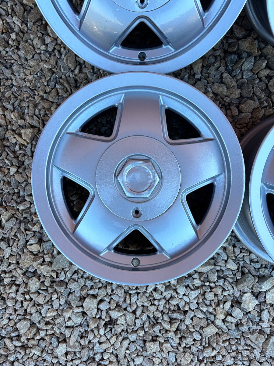 4x100 R13 Škoda Felicia, Favorit - 4