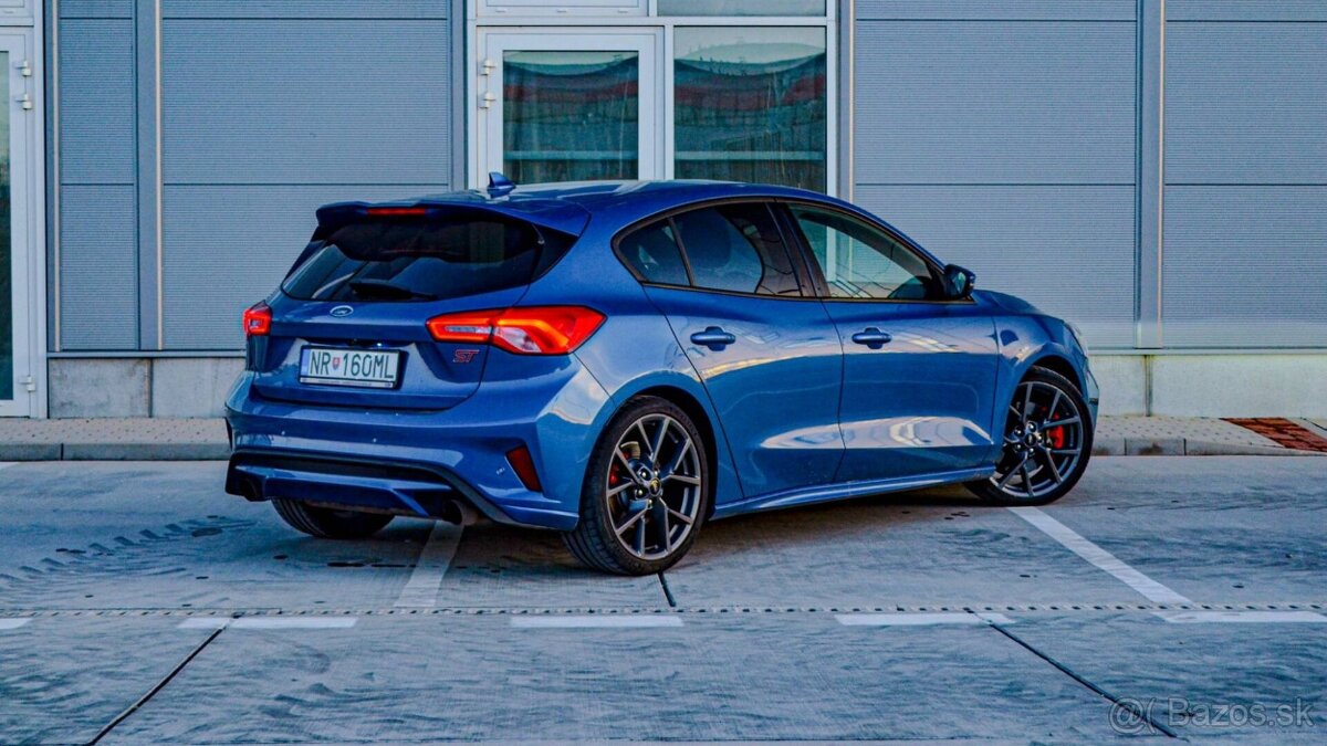 Ford Focus ST 2.3 - 4