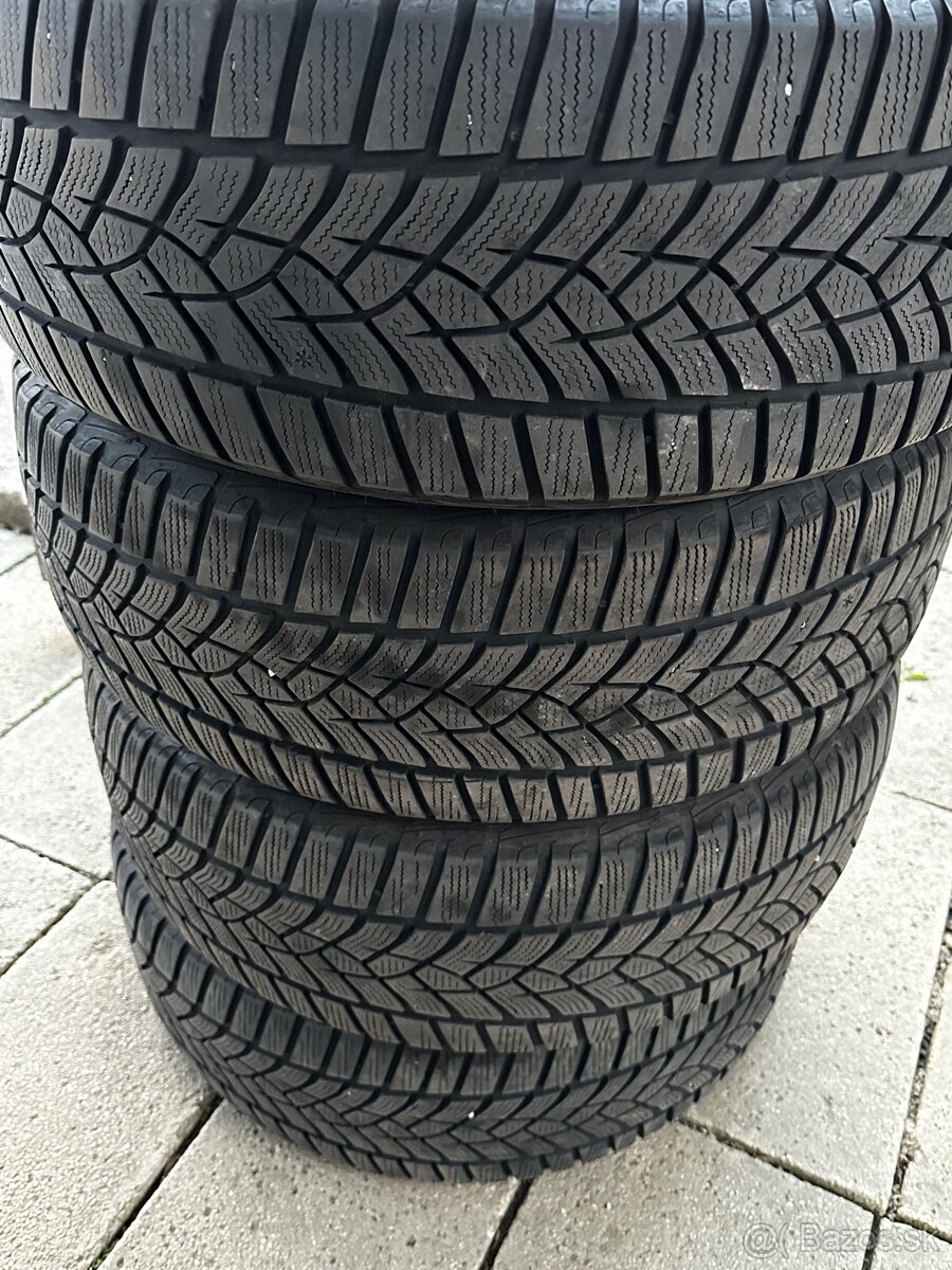 ZIMNÁ SADA 205/55 R17 GOODYEAR ULTRAGRIP PERFORMANCE + 2023 - 4