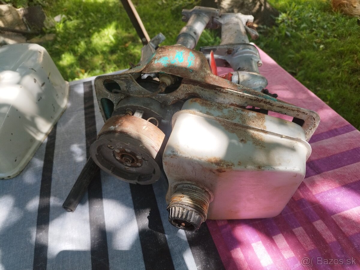 Závesný lodný motor. - 4