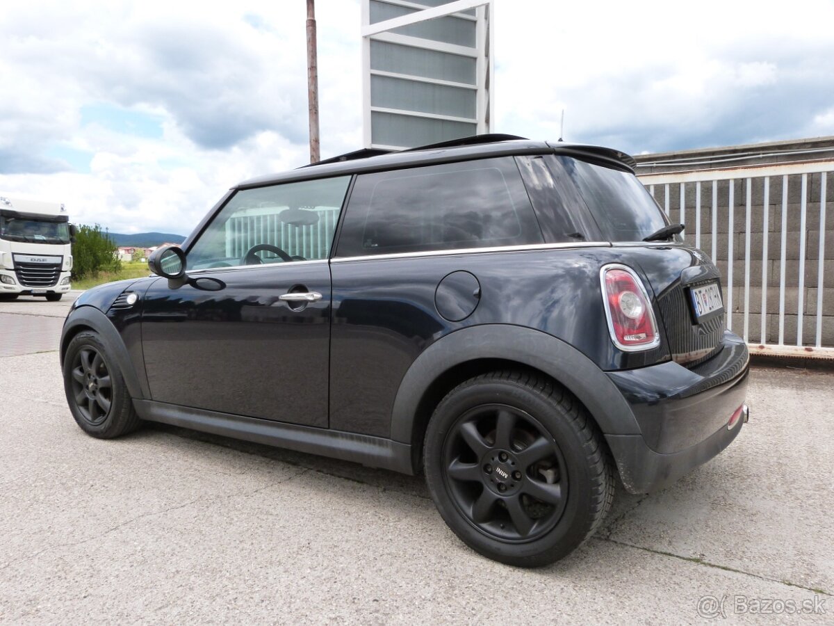 Mini One 1,4i 70kW M6 panoráma - 4