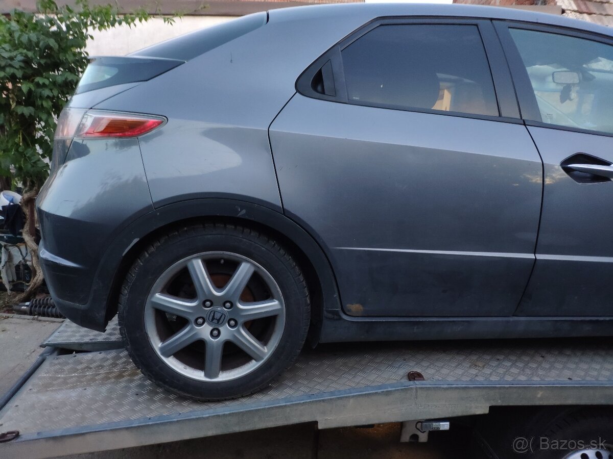 Rozpredam civic 2009 1,8vtec - 4