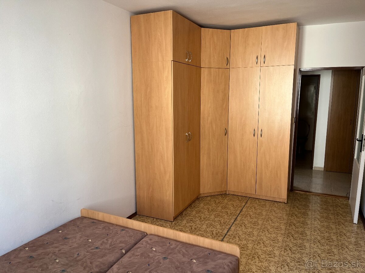 Dlhodobo prenajmem 2-izbovy byt - 4