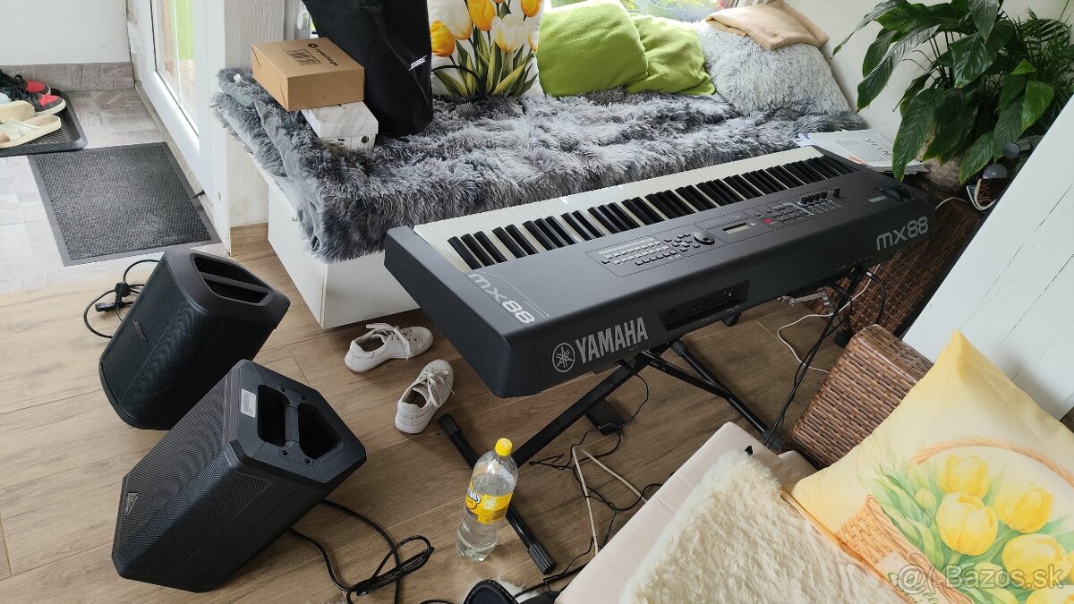 Yamaha mx88 - 4