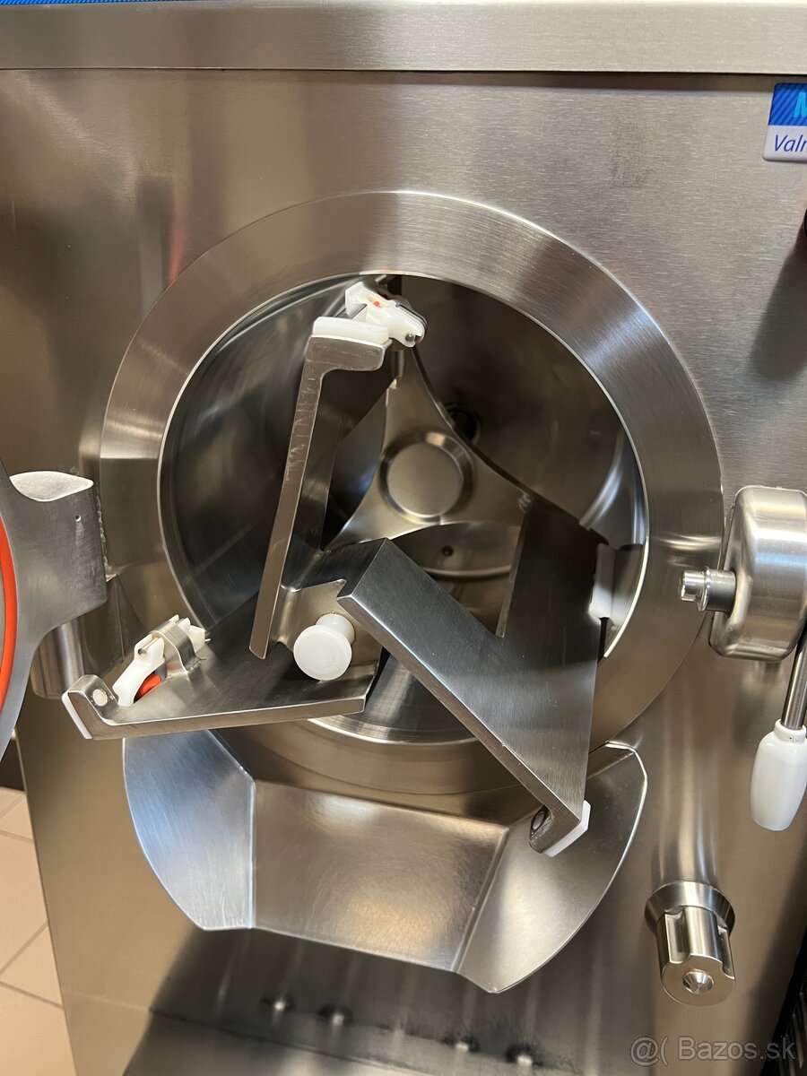 Predám zmrzlinový stroj značky Valmar - 4