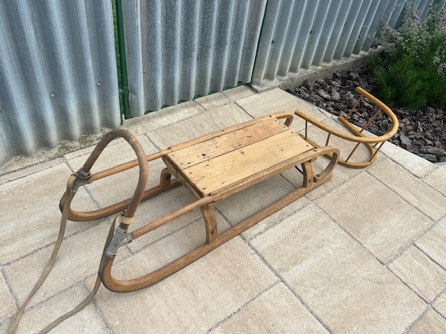 Predám drevené sánky s operadlom - 4