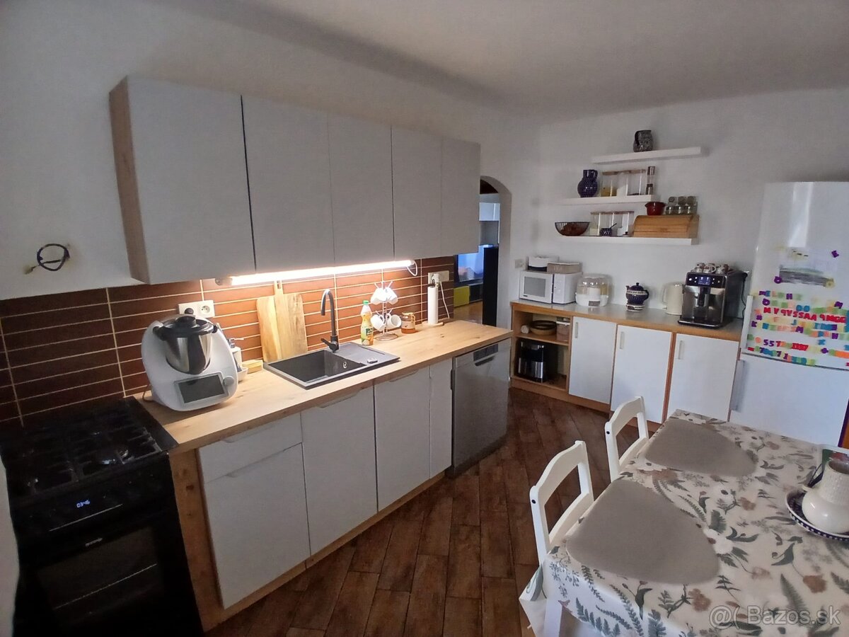 Prenajom 3.izbovy byt - 4