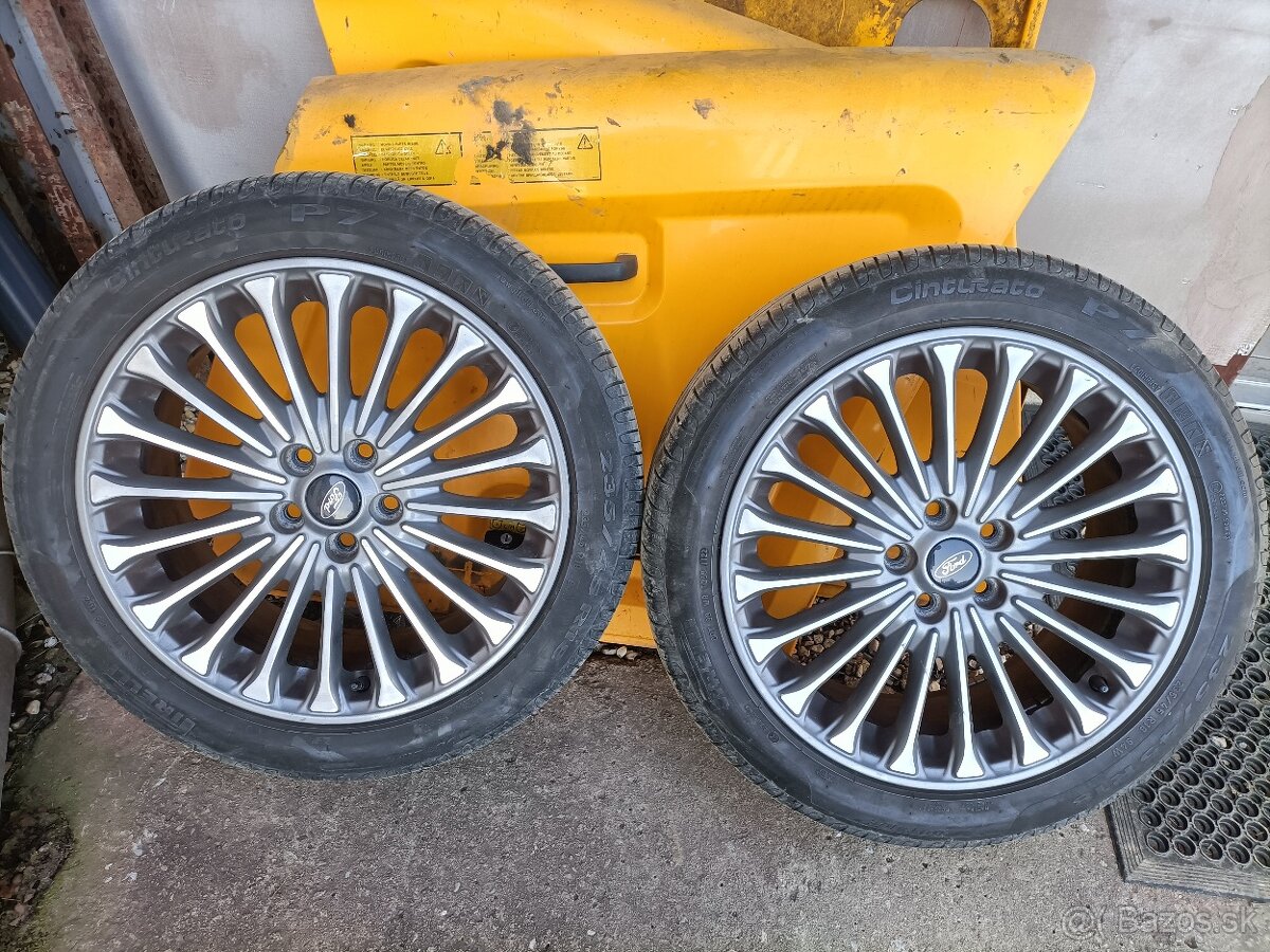 Elektróny Ford R18 - 4