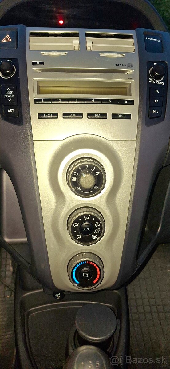 Toyota Yaris 1.0 - 4