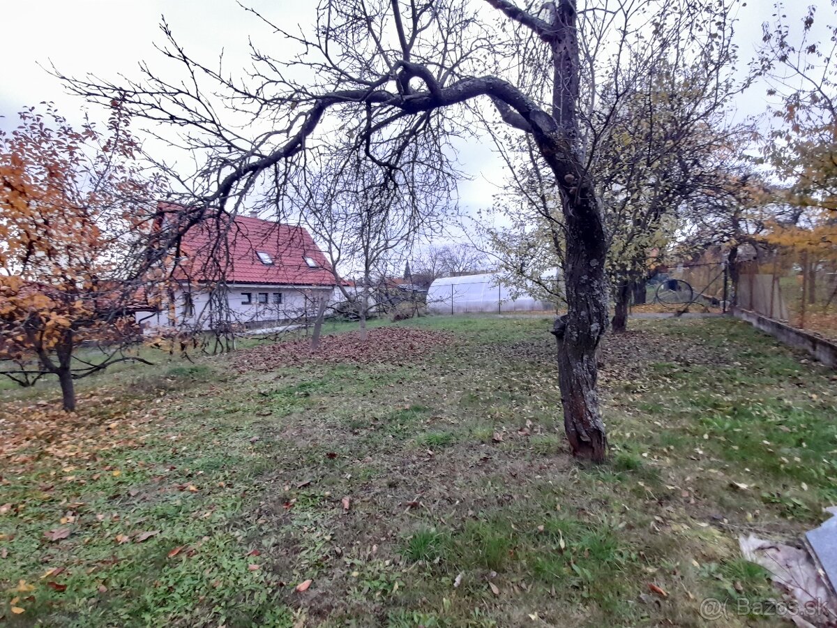 Exkluzívny stavebný pozemok v lukratívnej lokalite Pereš - 4