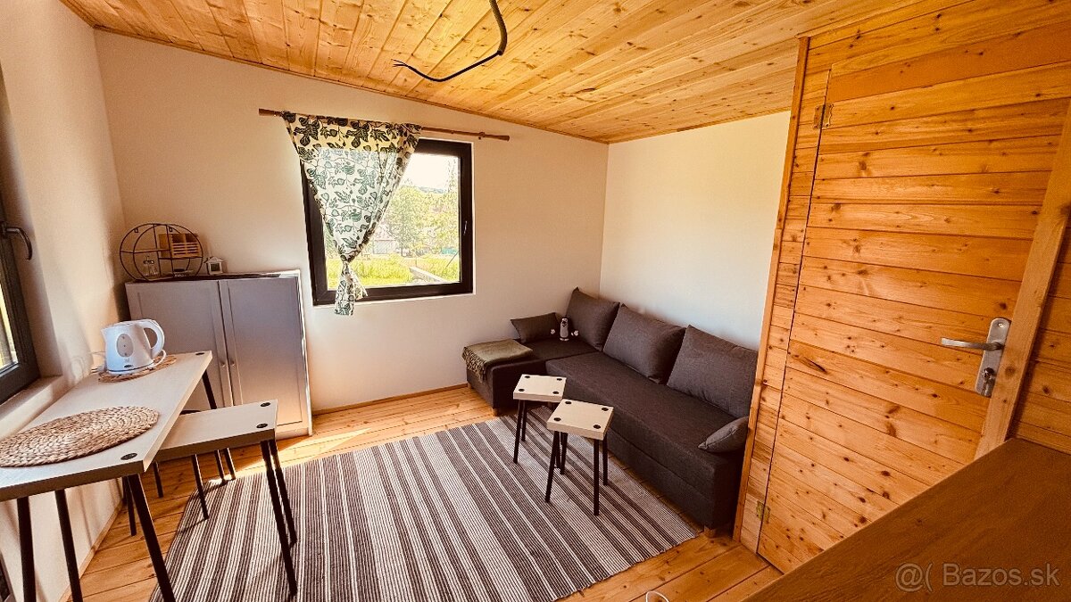 Ladice - Krásny stavebný pozemok 863 m2 s chatkou - 4