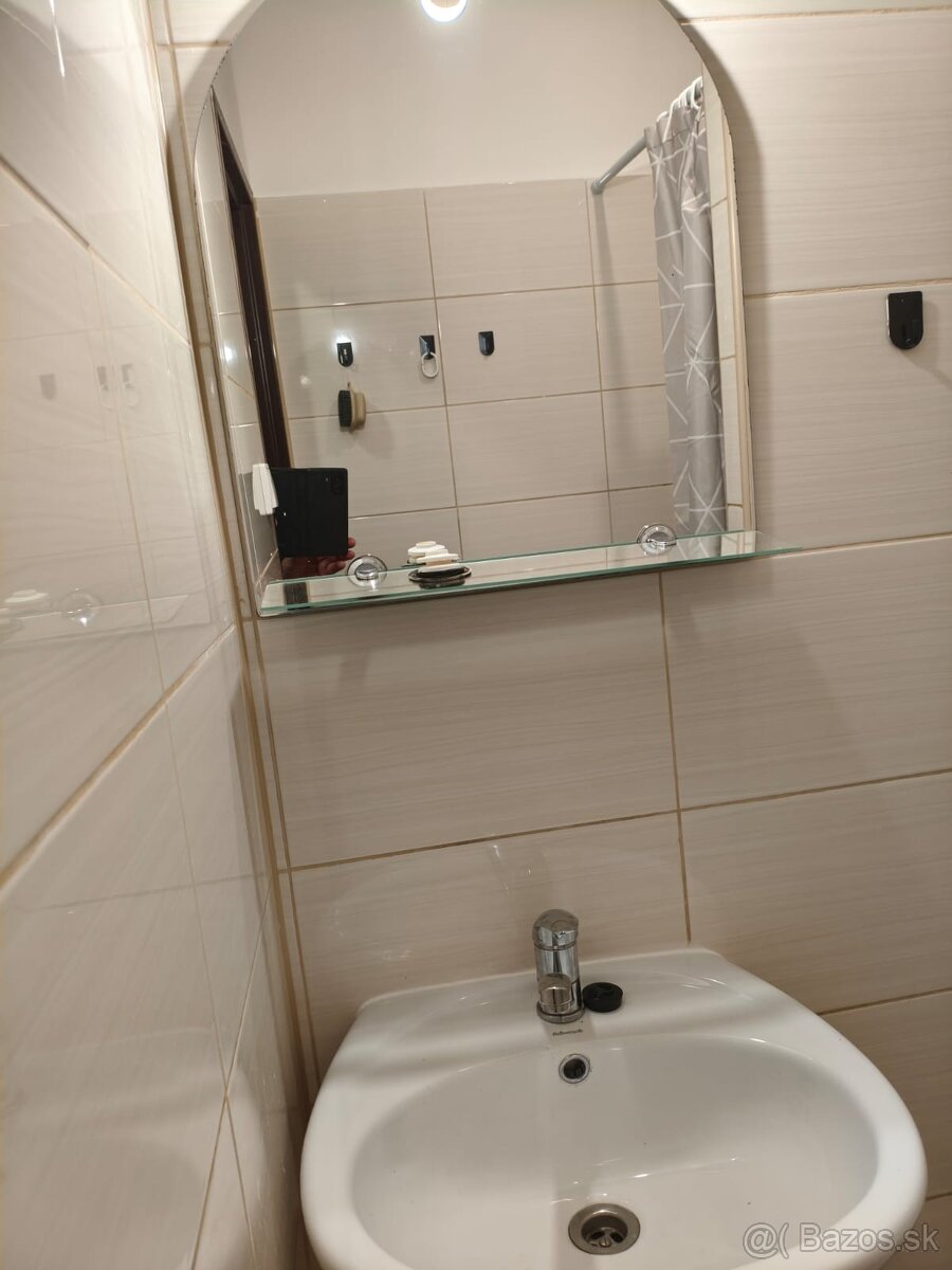 Prenájom jednoizbového bytu - 4